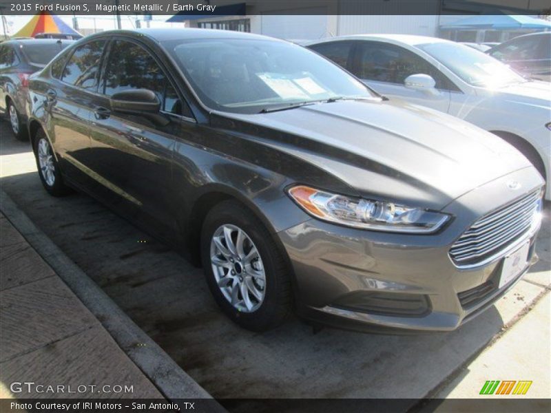 Magnetic Metallic / Earth Gray 2015 Ford Fusion S