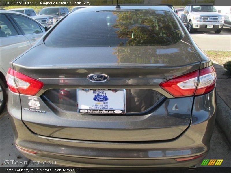 Magnetic Metallic / Earth Gray 2015 Ford Fusion S