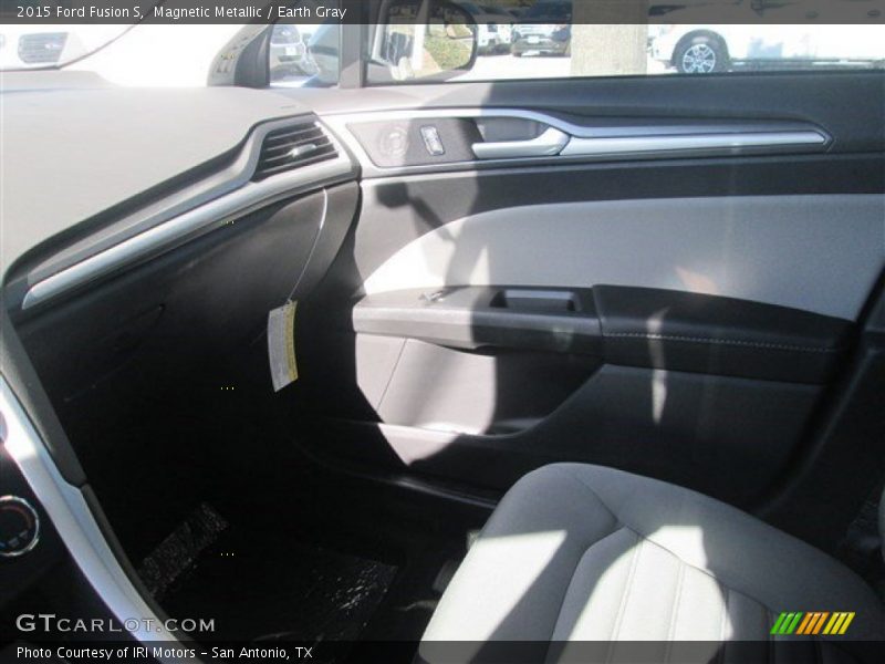 Magnetic Metallic / Earth Gray 2015 Ford Fusion S