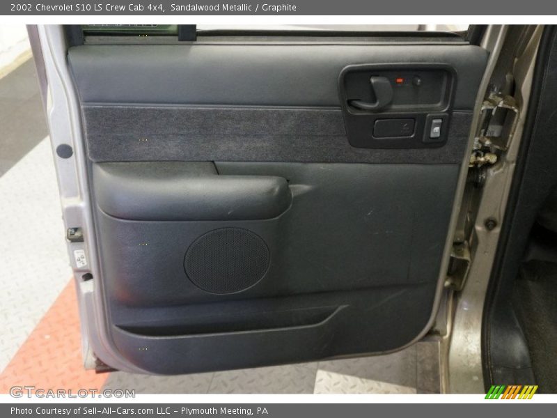 Sandalwood Metallic / Graphite 2002 Chevrolet S10 LS Crew Cab 4x4