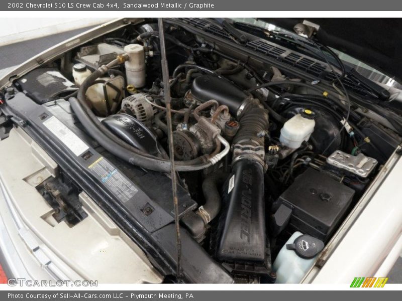 Sandalwood Metallic / Graphite 2002 Chevrolet S10 LS Crew Cab 4x4