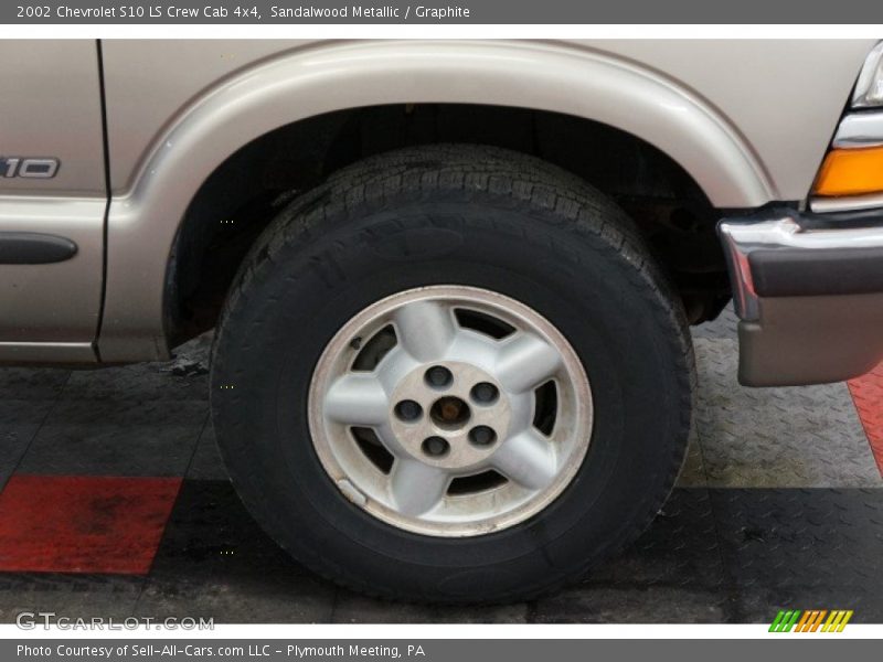 Sandalwood Metallic / Graphite 2002 Chevrolet S10 LS Crew Cab 4x4