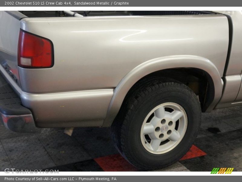 Sandalwood Metallic / Graphite 2002 Chevrolet S10 LS Crew Cab 4x4