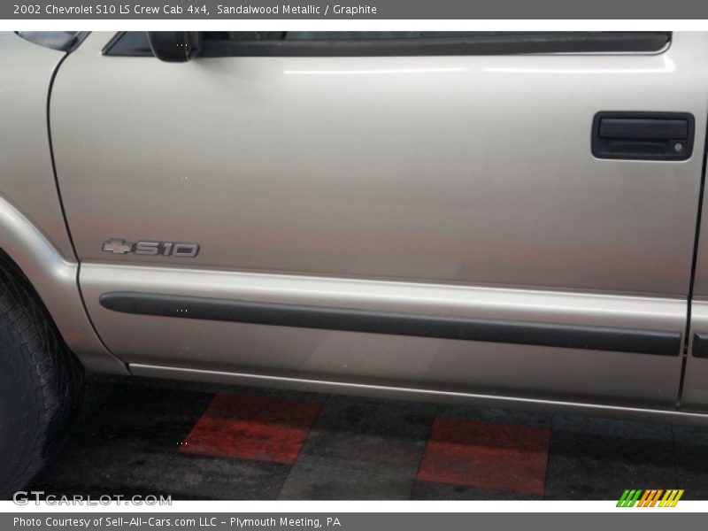 Sandalwood Metallic / Graphite 2002 Chevrolet S10 LS Crew Cab 4x4