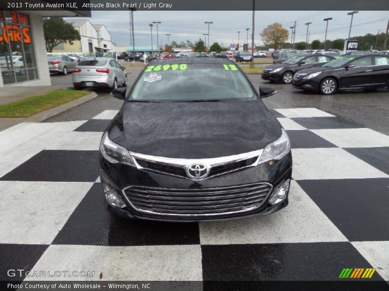 Attitude Black Pearl / Light Gray 2013 Toyota Avalon XLE