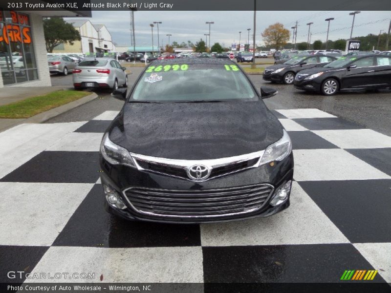 Attitude Black Pearl / Light Gray 2013 Toyota Avalon XLE