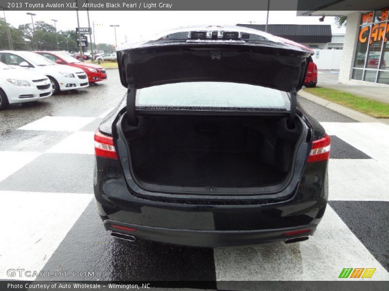 Attitude Black Pearl / Light Gray 2013 Toyota Avalon XLE