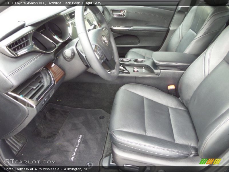Attitude Black Pearl / Light Gray 2013 Toyota Avalon XLE