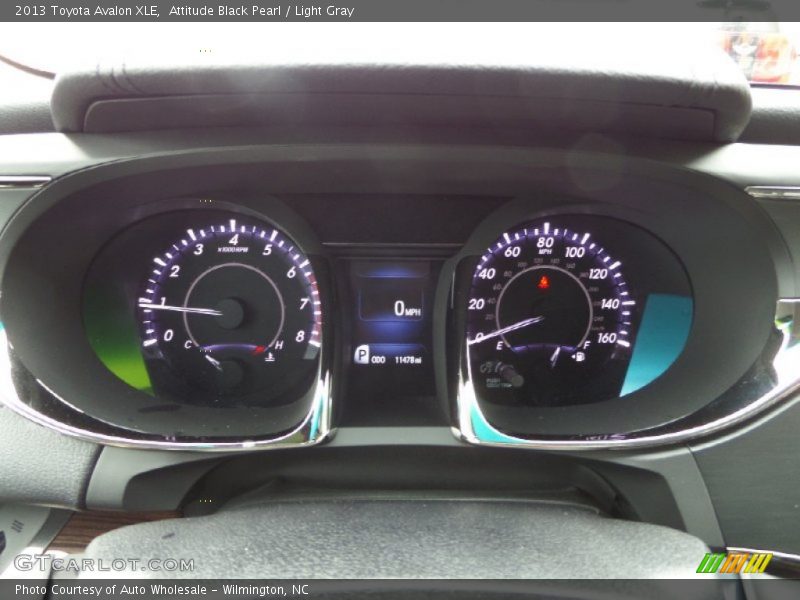 Attitude Black Pearl / Light Gray 2013 Toyota Avalon XLE