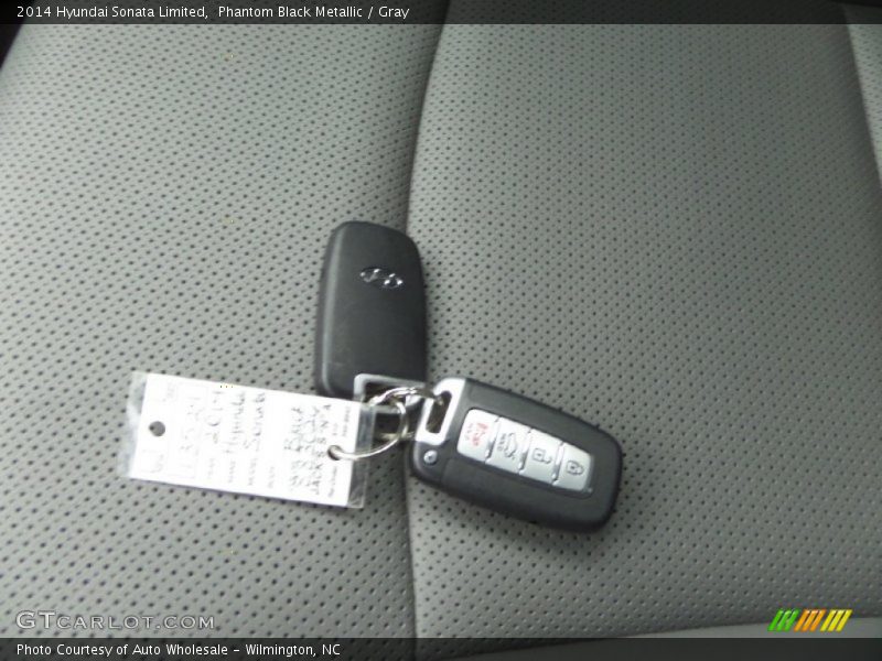 Phantom Black Metallic / Gray 2014 Hyundai Sonata Limited