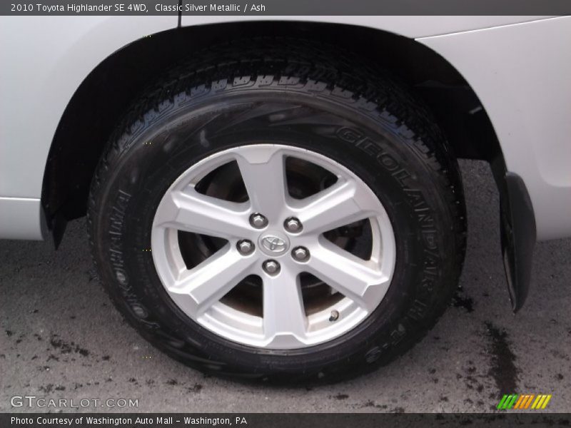 Classic Silver Metallic / Ash 2010 Toyota Highlander SE 4WD