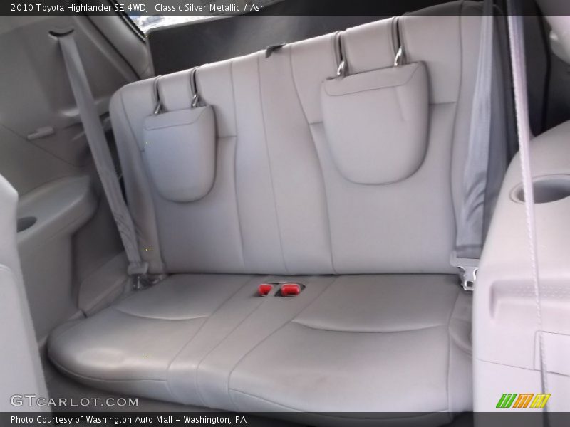 Classic Silver Metallic / Ash 2010 Toyota Highlander SE 4WD