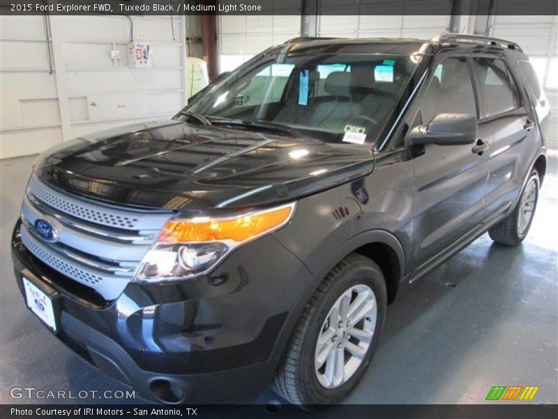 Tuxedo Black / Medium Light Stone 2015 Ford Explorer FWD