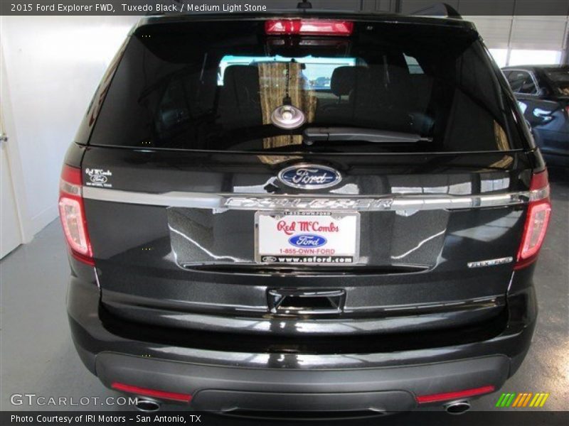 Tuxedo Black / Medium Light Stone 2015 Ford Explorer FWD