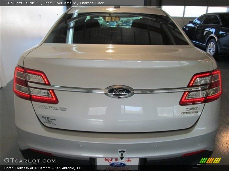 Ingot Silver Metallic / Charcoal Black 2015 Ford Taurus SEL