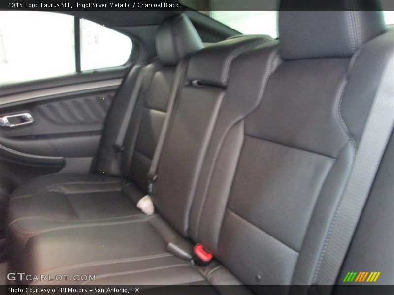 Ingot Silver Metallic / Charcoal Black 2015 Ford Taurus SEL