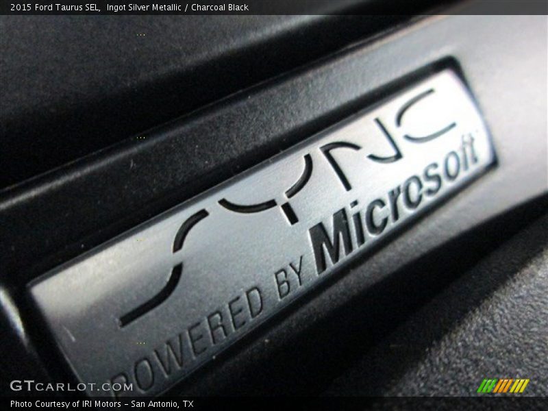 Ingot Silver Metallic / Charcoal Black 2015 Ford Taurus SEL