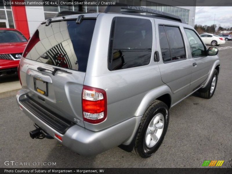 Chrome Silver Metallic / Charcoal 2004 Nissan Pathfinder SE 4x4