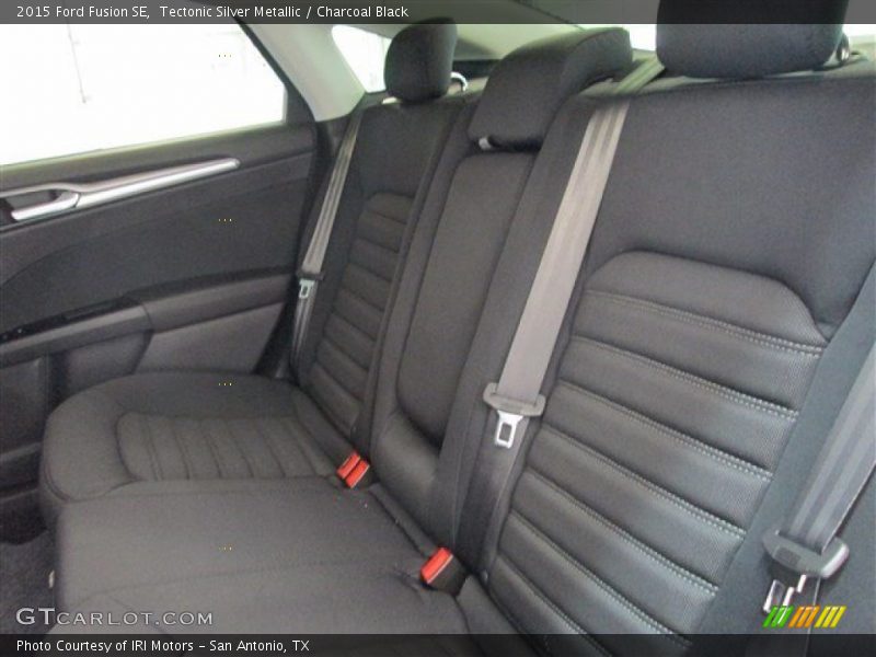 Tectonic Silver Metallic / Charcoal Black 2015 Ford Fusion SE