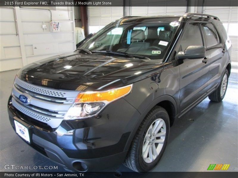 Tuxedo Black / Medium Light Stone 2015 Ford Explorer FWD
