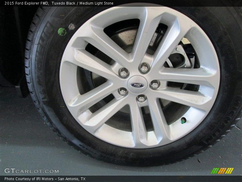 Tuxedo Black / Medium Light Stone 2015 Ford Explorer FWD