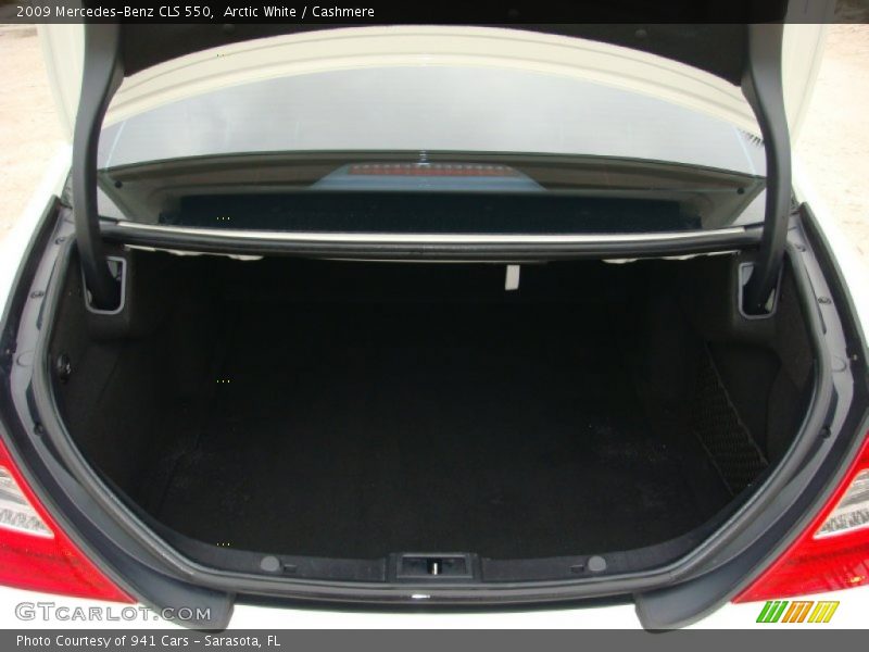 Arctic White / Cashmere 2009 Mercedes-Benz CLS 550