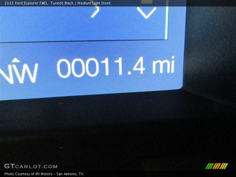 Tuxedo Black / Medium Light Stone 2015 Ford Explorer FWD