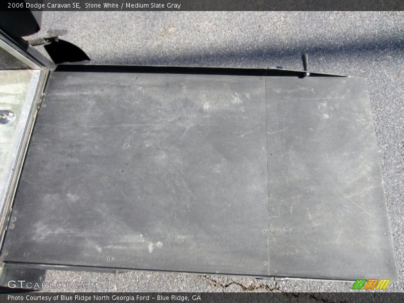 Stone White / Medium Slate Gray 2006 Dodge Caravan SE