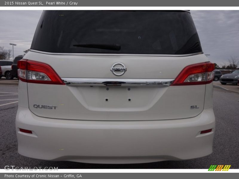 Pearl White / Gray 2015 Nissan Quest SL