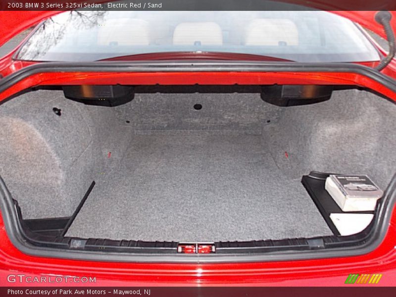  2003 3 Series 325xi Sedan Trunk