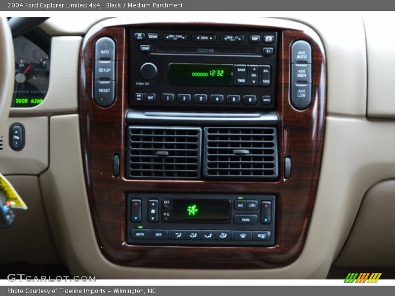 Black / Medium Parchment 2004 Ford Explorer Limited 4x4