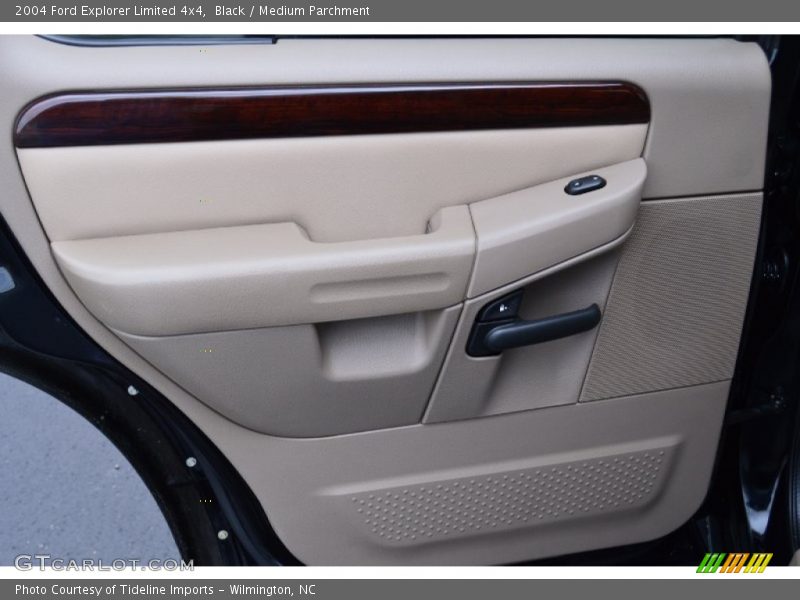 Black / Medium Parchment 2004 Ford Explorer Limited 4x4