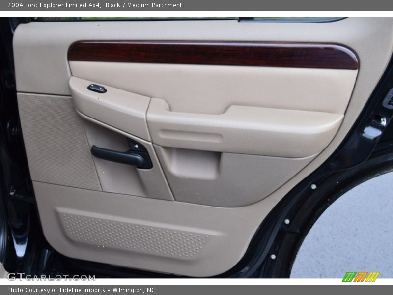 Black / Medium Parchment 2004 Ford Explorer Limited 4x4