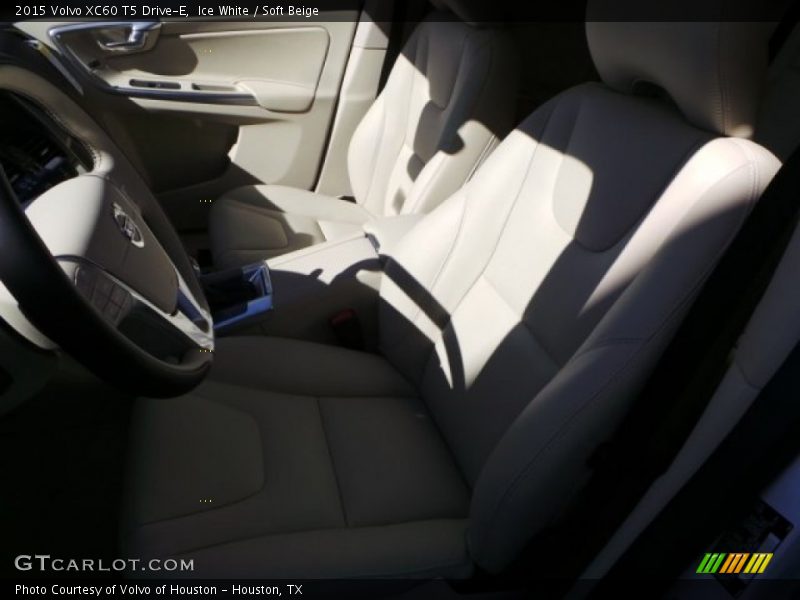 Ice White / Soft Beige 2015 Volvo XC60 T5 Drive-E