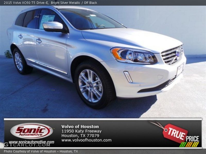 Bright Silver Metallic / Off Black 2015 Volvo XC60 T5 Drive-E