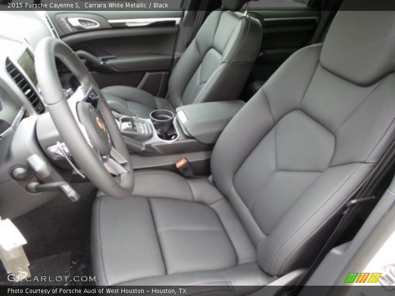 Front Seat of 2015 Cayenne S