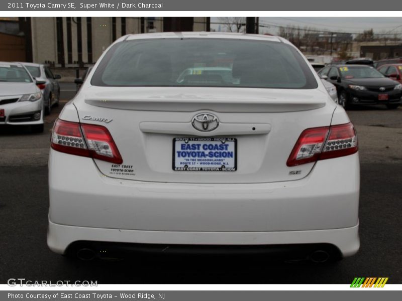 Super White / Dark Charcoal 2011 Toyota Camry SE