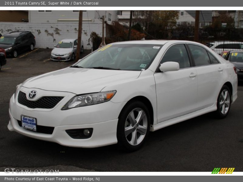 Super White / Dark Charcoal 2011 Toyota Camry SE