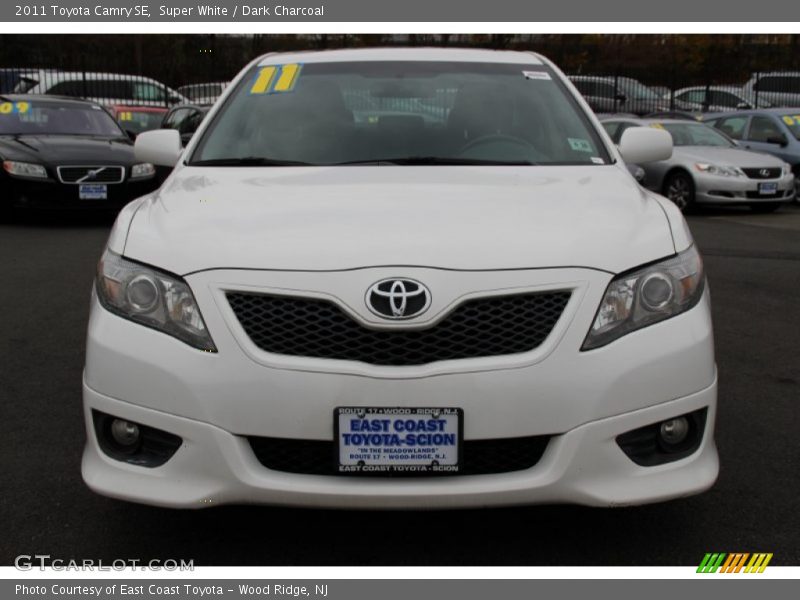Super White / Dark Charcoal 2011 Toyota Camry SE