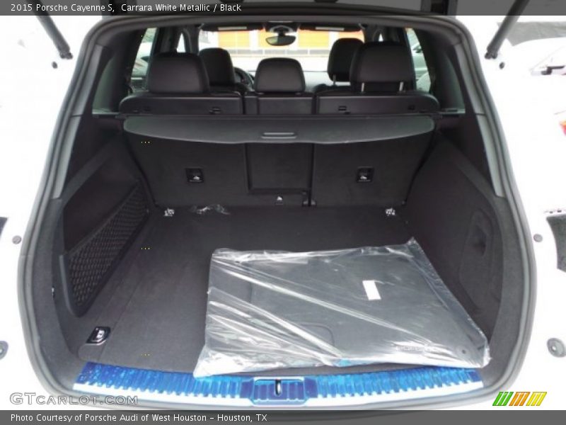  2015 Cayenne S Trunk