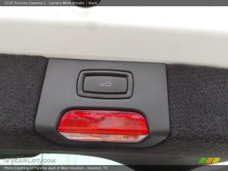Carrara White Metallic / Black 2015 Porsche Cayenne S