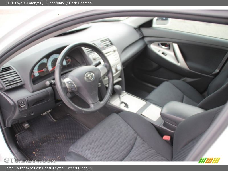 Super White / Dark Charcoal 2011 Toyota Camry SE