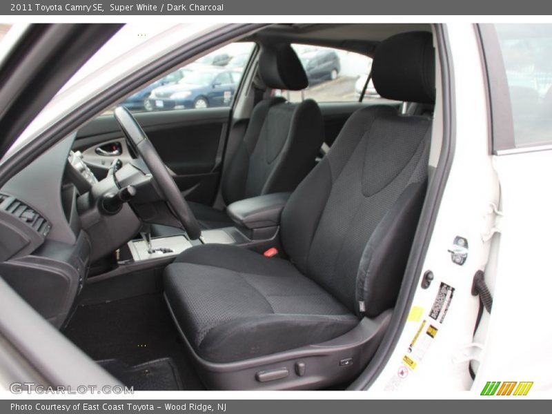 Super White / Dark Charcoal 2011 Toyota Camry SE
