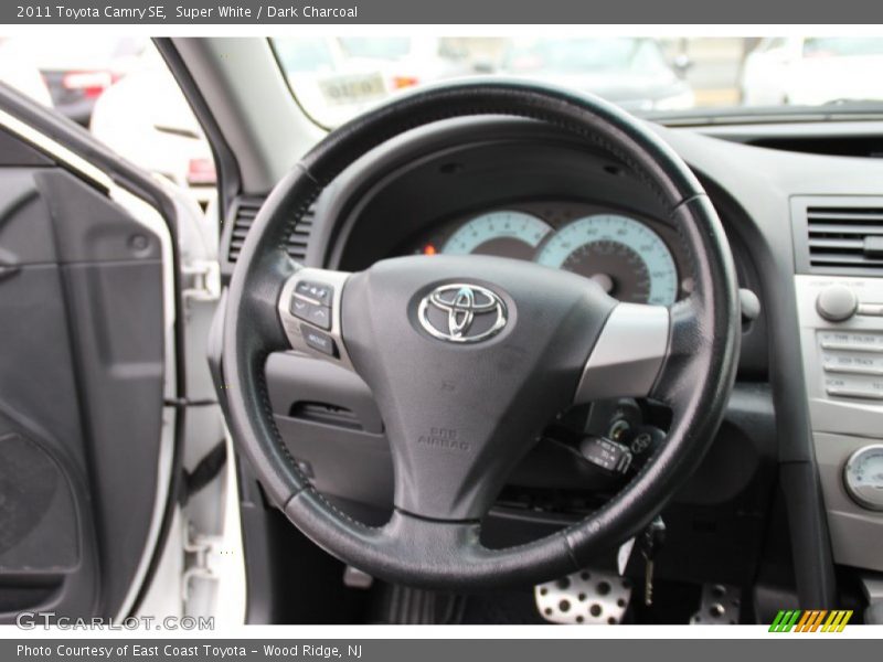 Super White / Dark Charcoal 2011 Toyota Camry SE