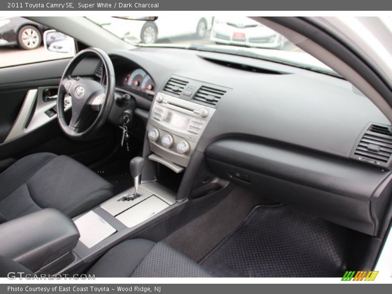 Super White / Dark Charcoal 2011 Toyota Camry SE