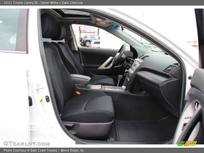 Super White / Dark Charcoal 2011 Toyota Camry SE