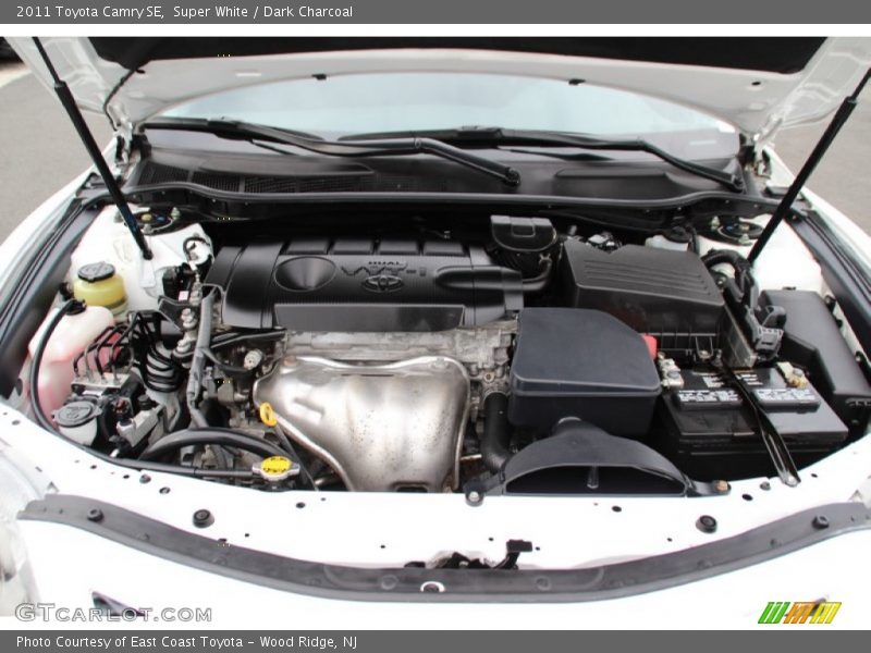 Super White / Dark Charcoal 2011 Toyota Camry SE