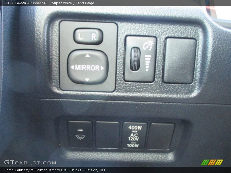 Super White / Sand Beige 2014 Toyota 4Runner SR5