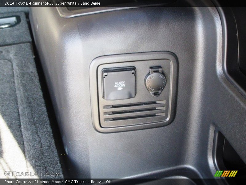 Super White / Sand Beige 2014 Toyota 4Runner SR5