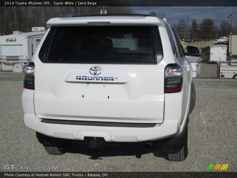 Super White / Sand Beige 2014 Toyota 4Runner SR5